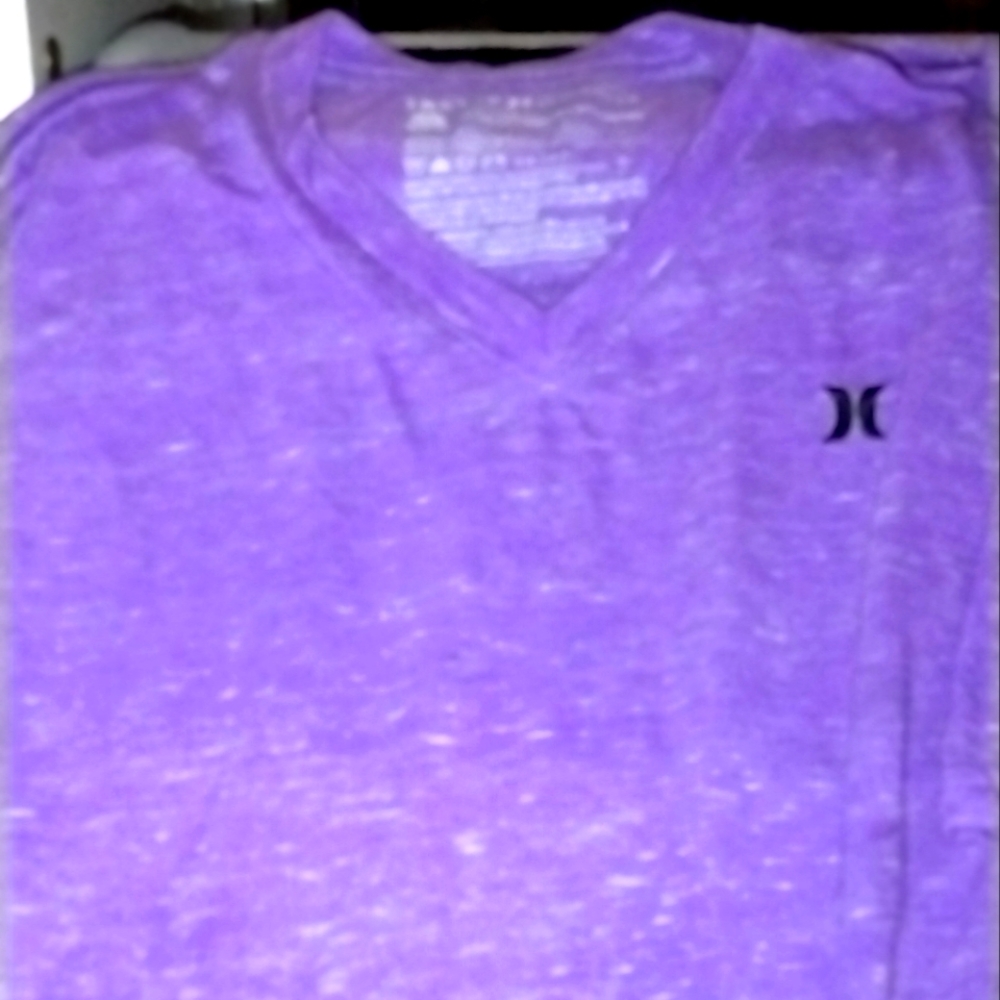Hurley men's purple v neck very thin fabrick